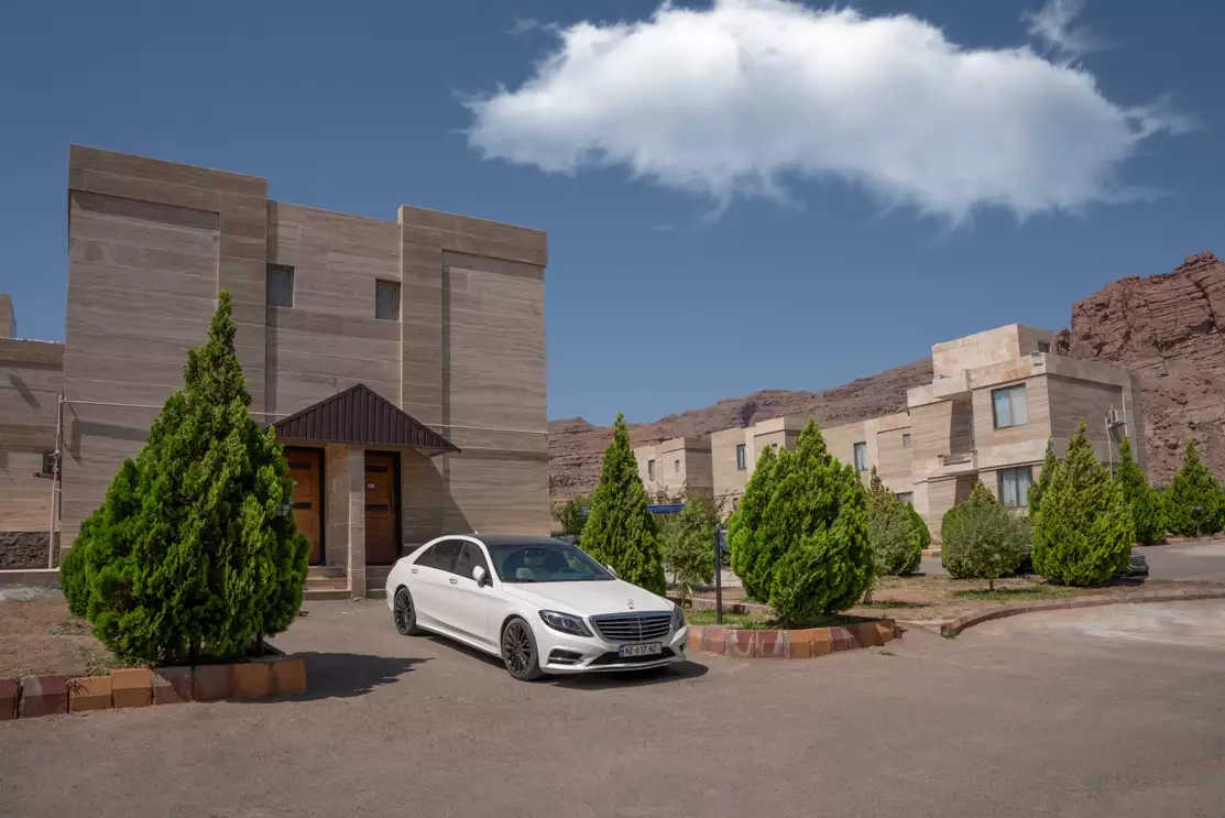 Alibaba https://cdn.alibaba.ir/ostorage/hotel-accommodation-images/6857e59aa1e6f83605b738d1_نمای خارجی (1).webp